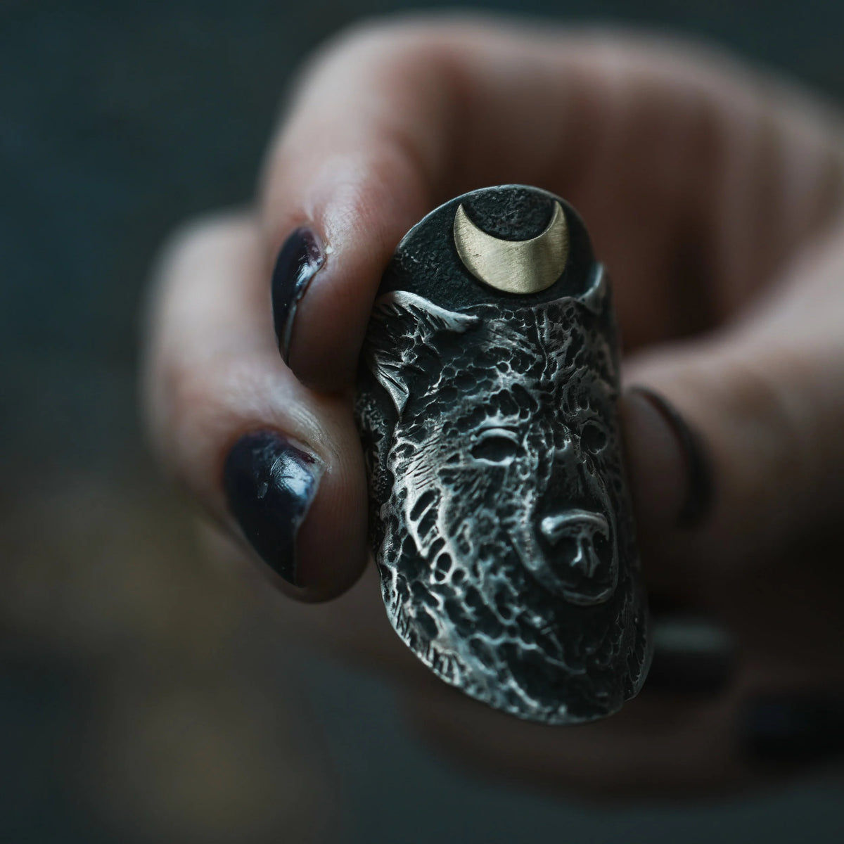 The Protector - Bear Armor Ring, side view