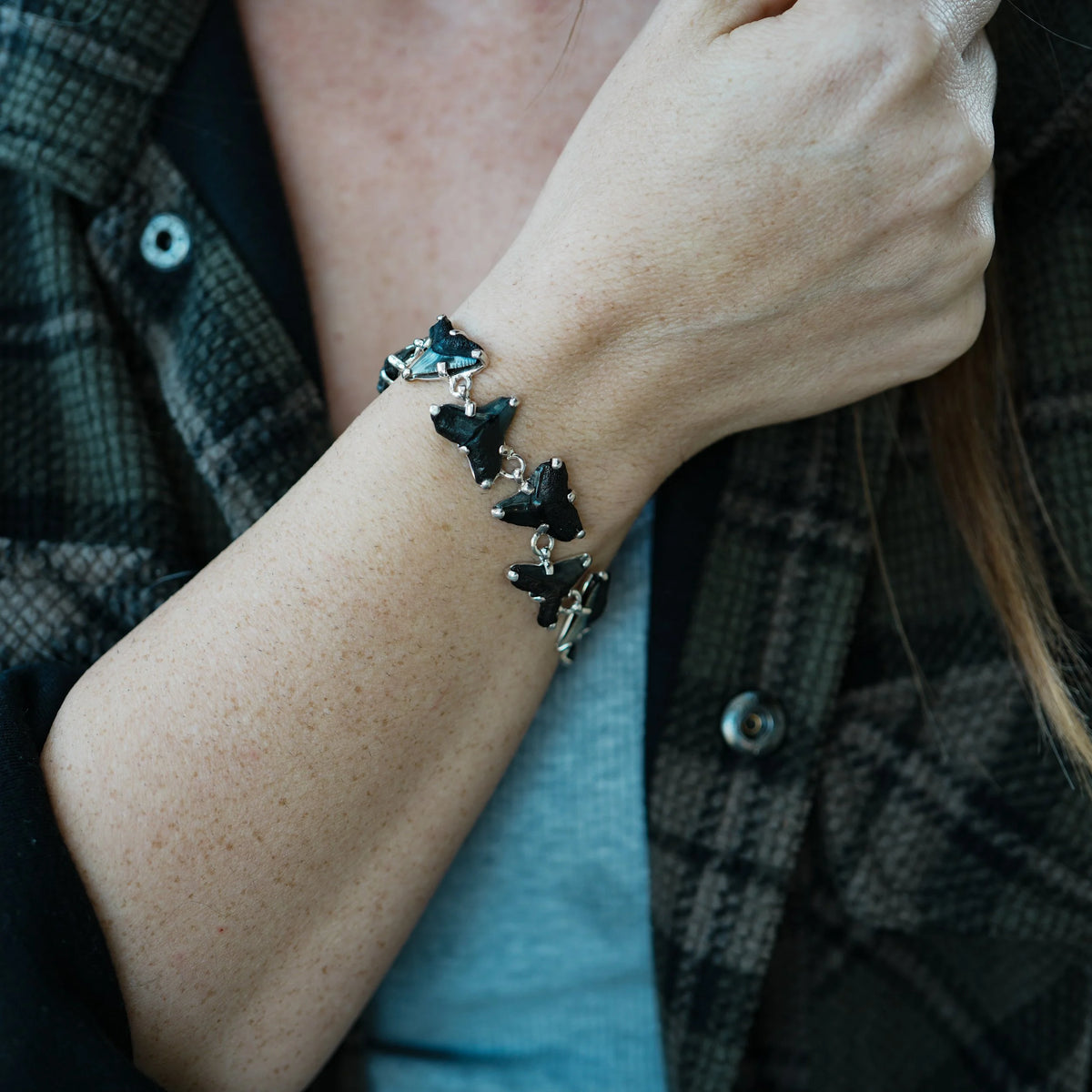 Savage Tides - Fossilized Shark Tooth Bracelet, detail view