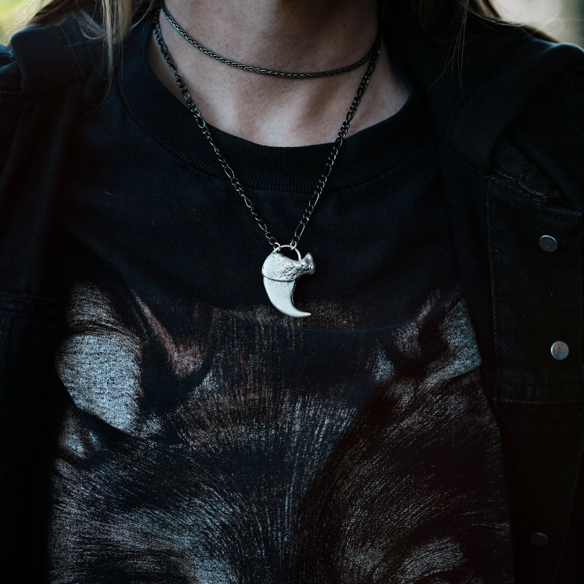 Tiger claw silver detail